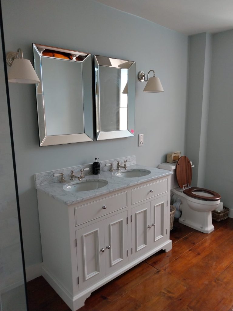 Bathrooms by RM Builders and Contractors Ltd