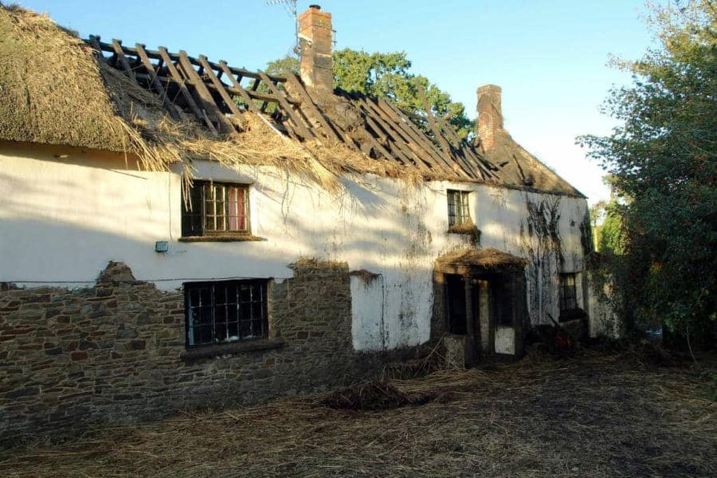 Clodhouse Farmhouse Restoration Devon by RM Builders and Contractors ltd